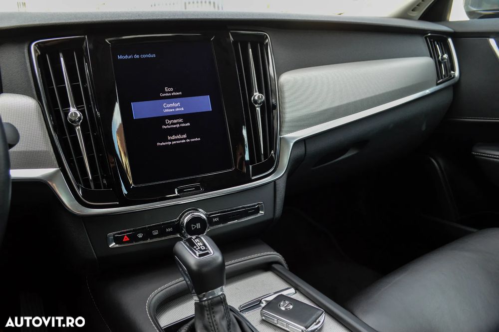 Volvo S90 D5 AWD Geartronic Inscription - 10