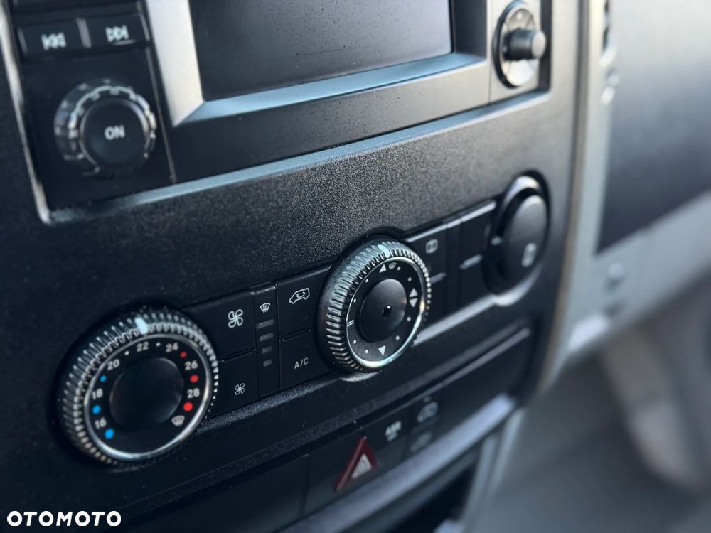 Mercedes-Benz SPRINTER - 30