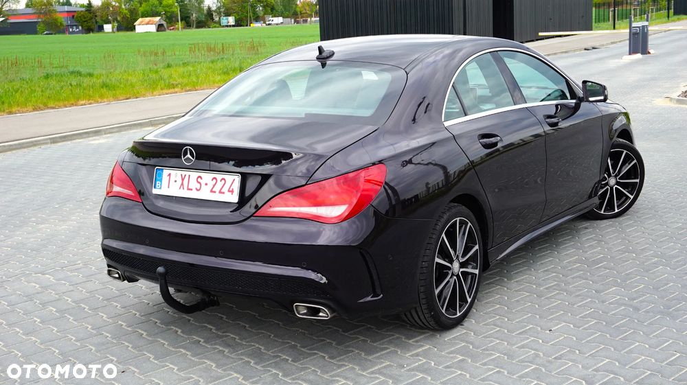 Mercedes-Benz CLA 180 AMG Line - 25