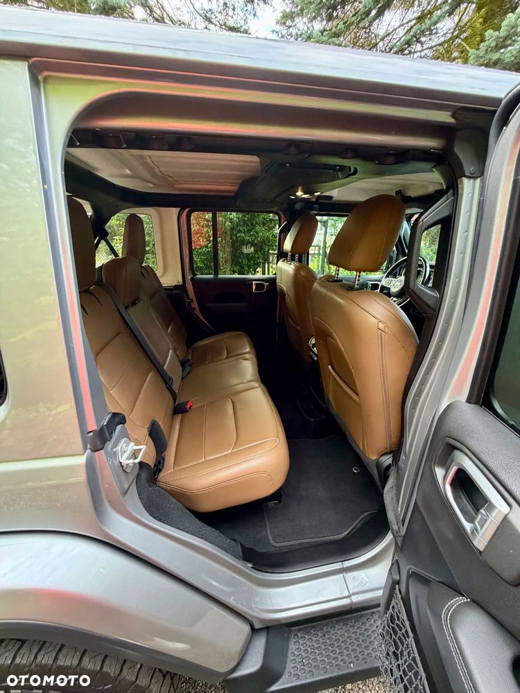 Jeep Wrangler - 16