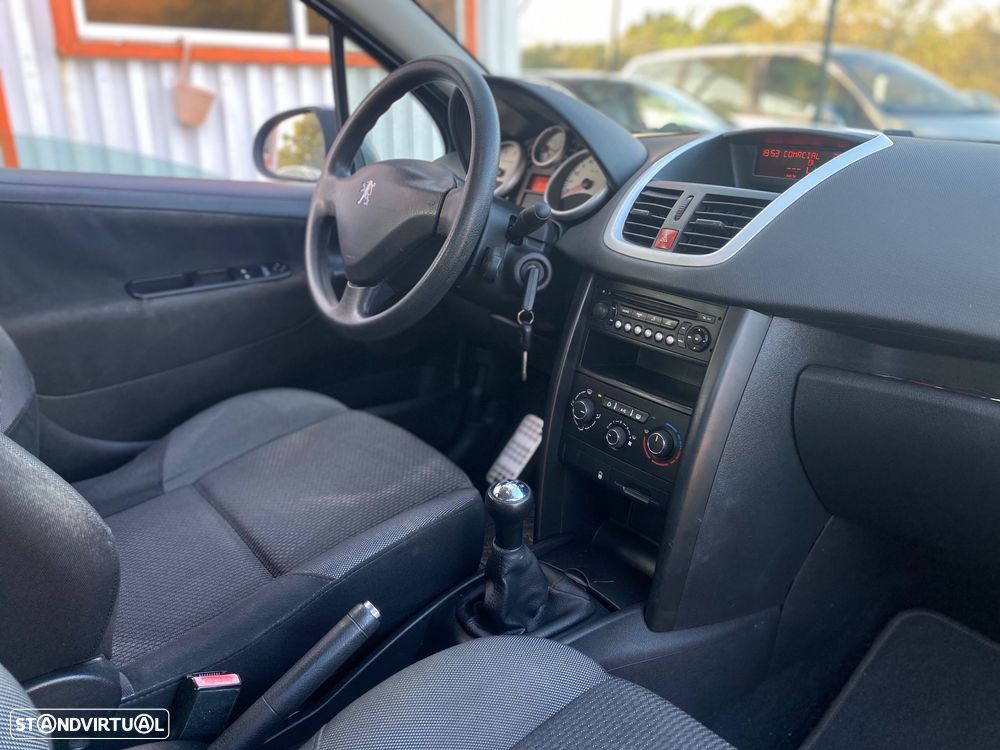 Peugeot 207 1.4 16V Active - 11