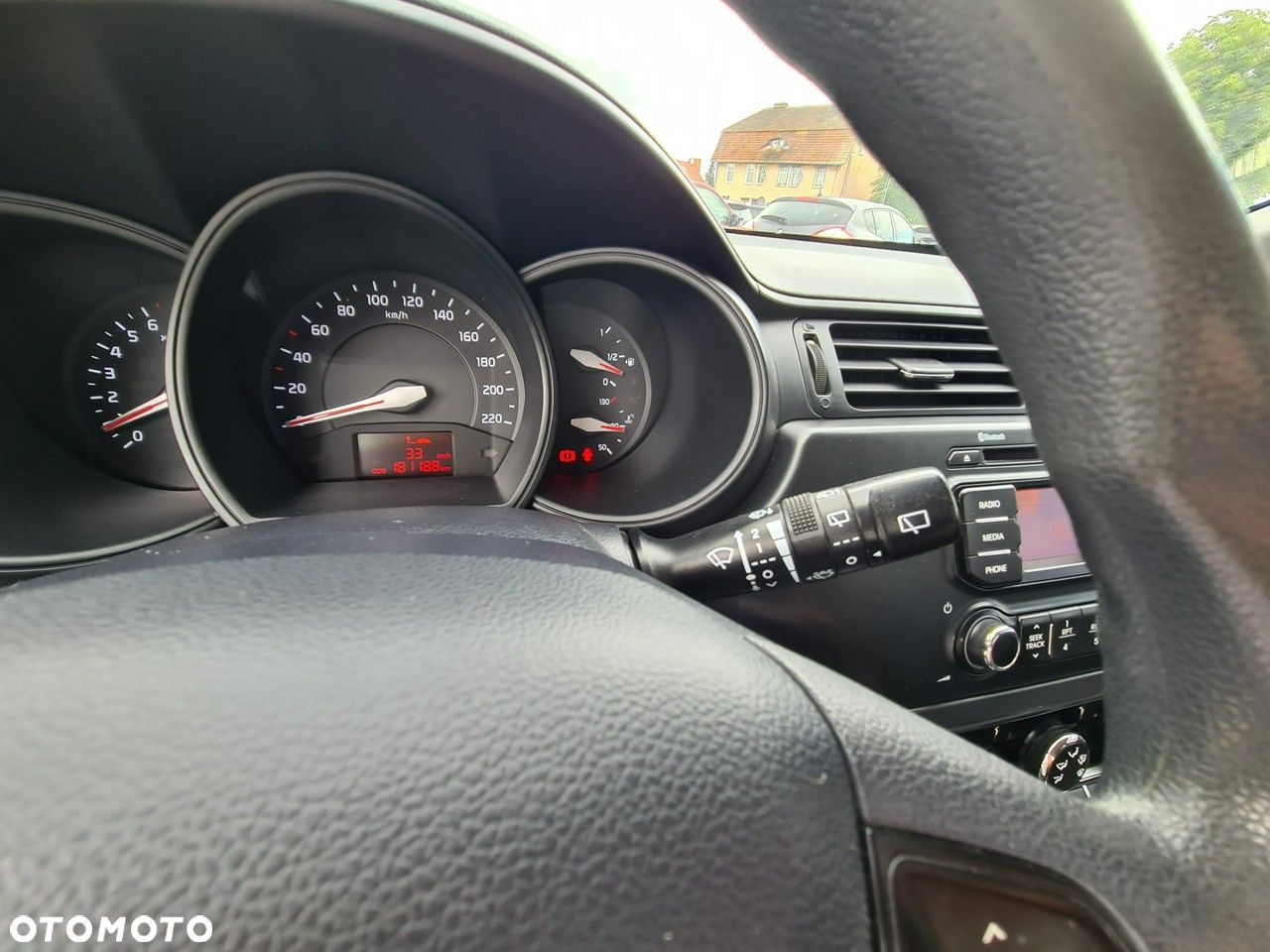 Kia Rio 1.2 L - 16