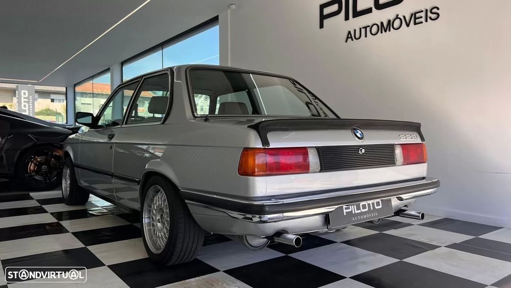 BMW 323 - 13