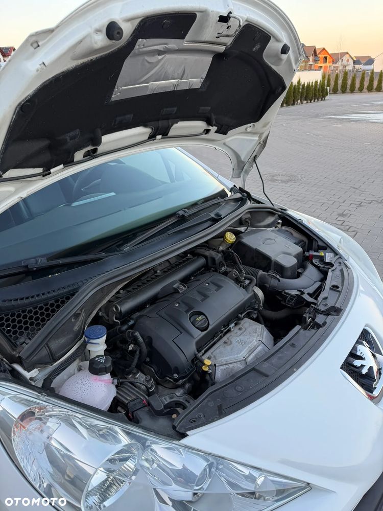 Peugeot 207 CC 120 VTi Premium - 28