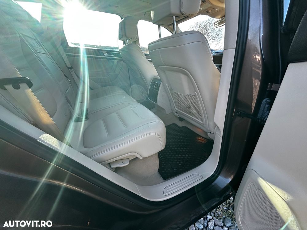 Volkswagen Touareg - 22