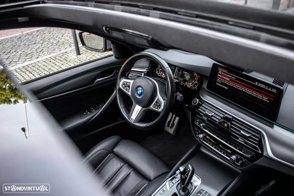 BMW 530 e Pack Desportivo M - 42