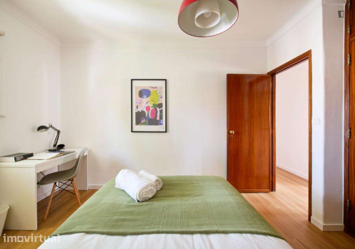Quarto - localizado em Benfica Lisbon - Grande imagem: 4/24
