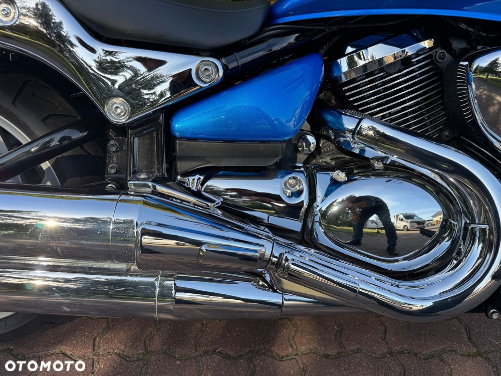 Suzuki Intruder - 12