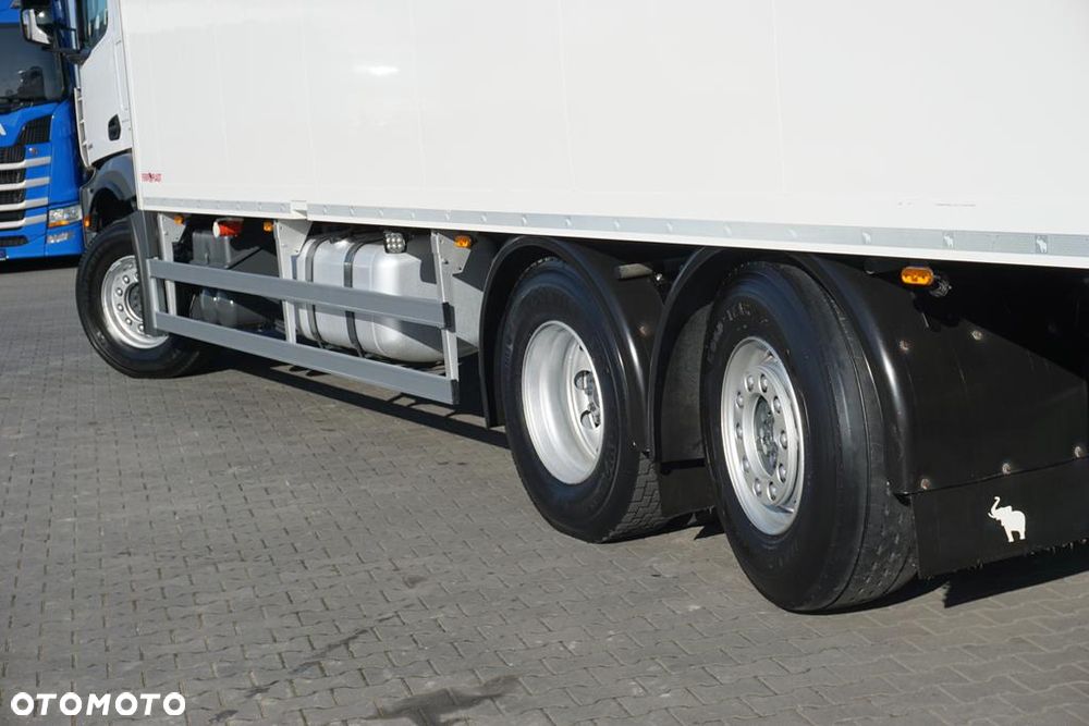 Mercedes-Benz ANTOS / 2545 / EURO 6 / CHŁODNIA + WINDA / 23 PALETY / OŚ SKRĘTNA - 19