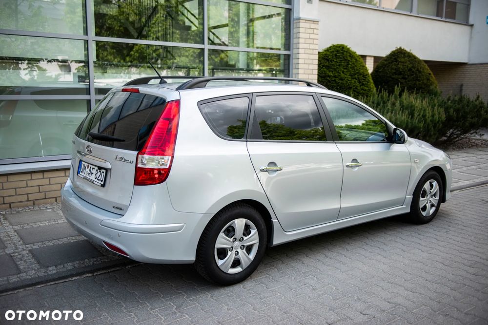 Hyundai i30 1.6 CRDi Premium - 4