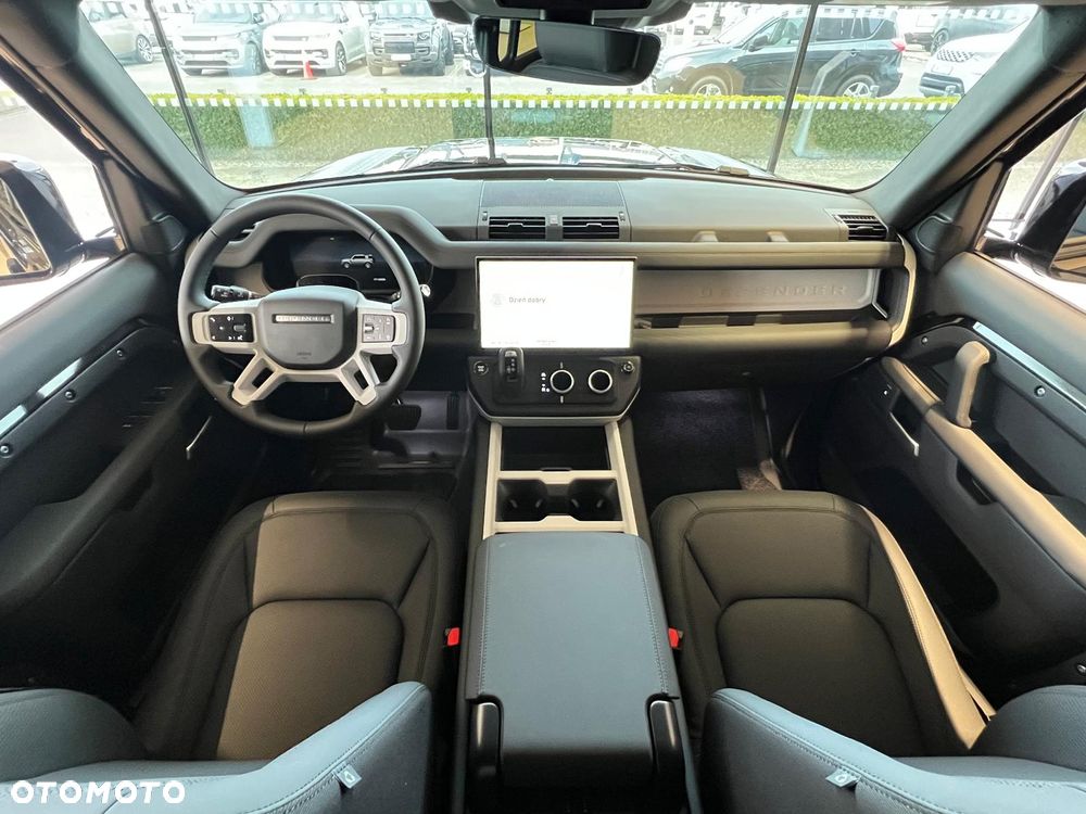 Land Rover Defender - 8