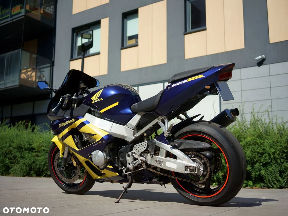 Honda CBR - 7