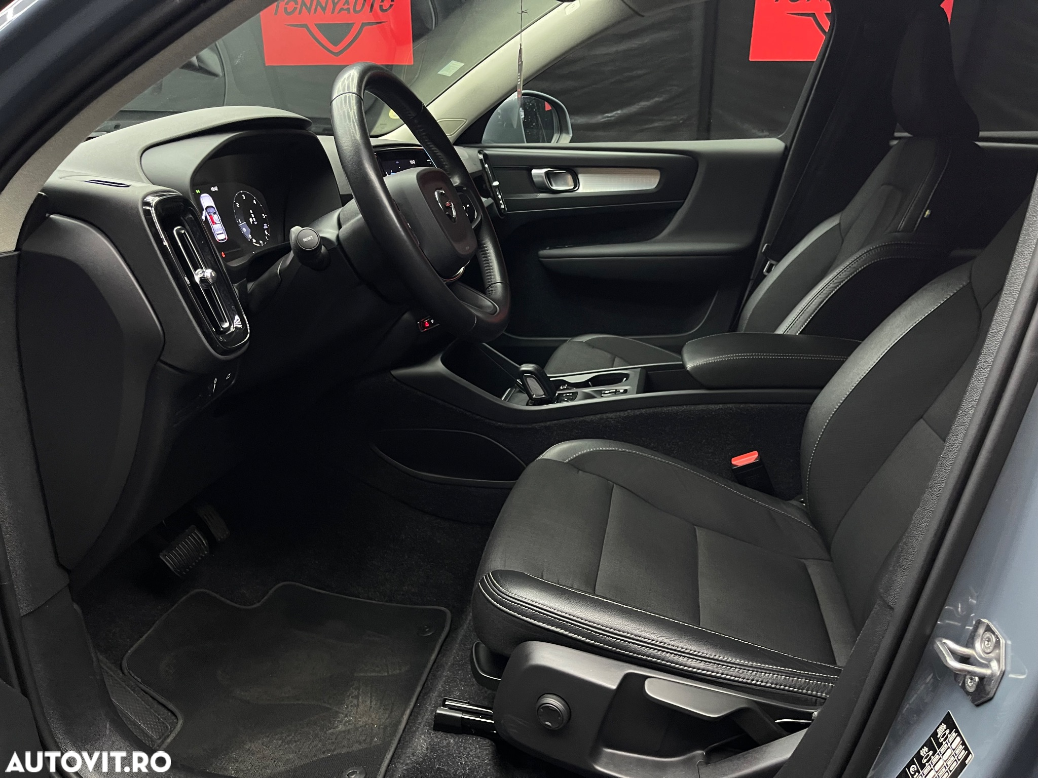 Volvo XC 40 D3 Momentum - 8