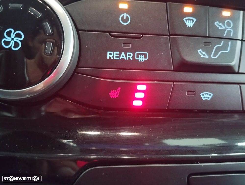 Ford Tourneo Custom 1.0 EcoBoost Titanium PHEV - 33