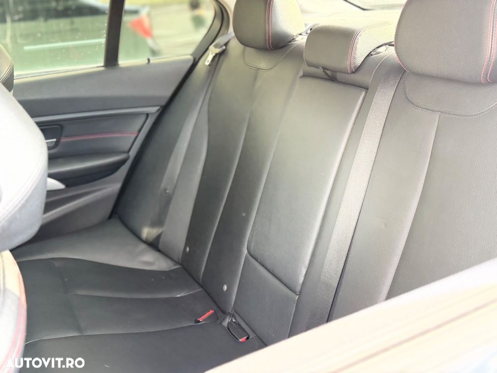 BMW Seria 3 320d Sport Line - 11