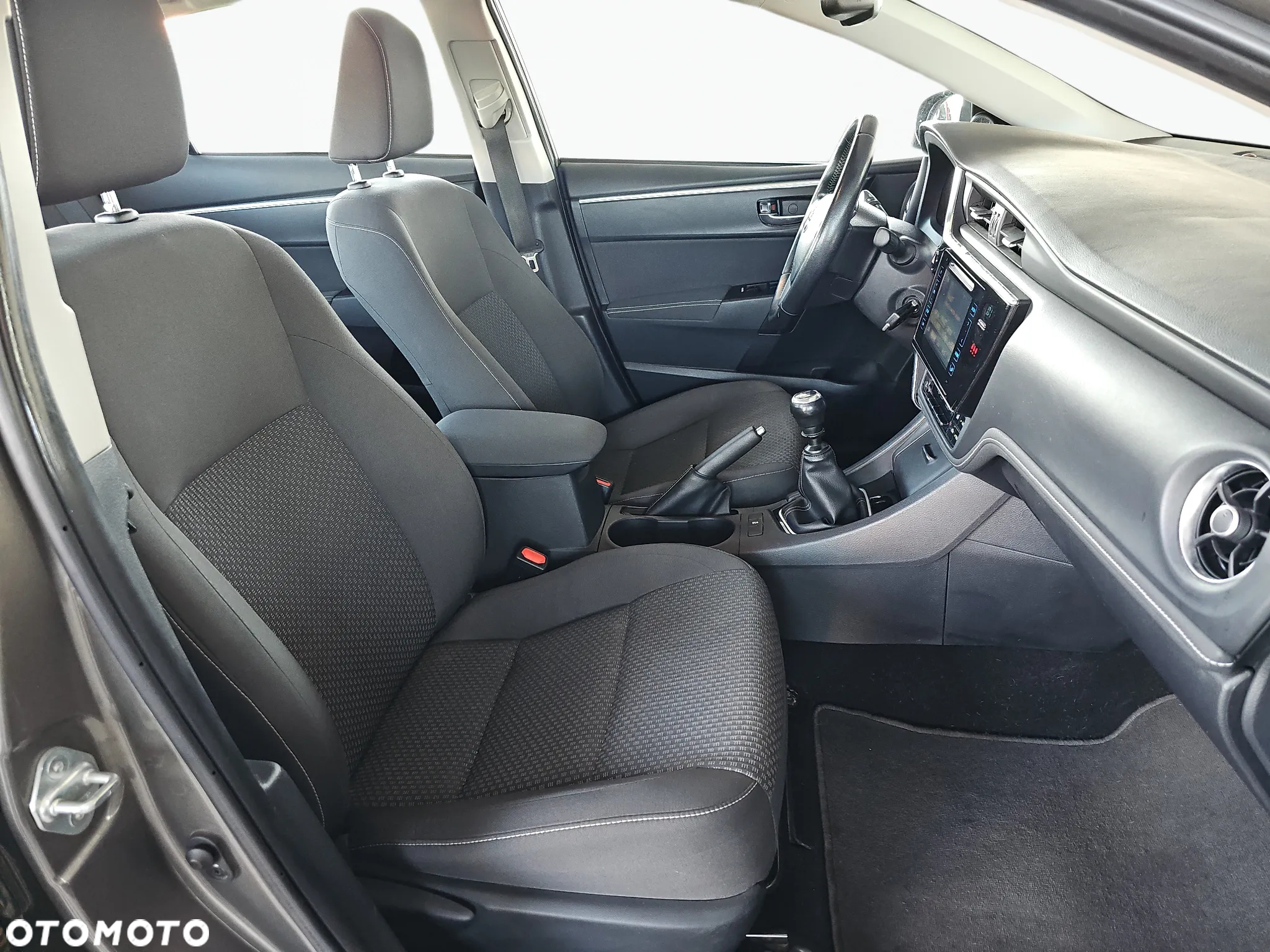 Toyota Corolla 1.6 Comfort - 17