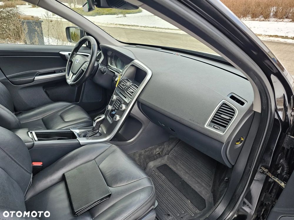 Volvo XC 60 D5 AWD Geartronic Summum - 23