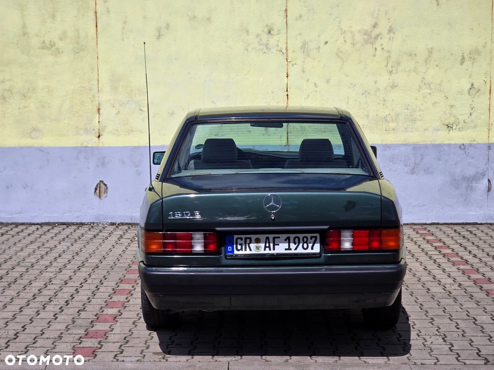 Mercedes-Benz W201 (190) - 17