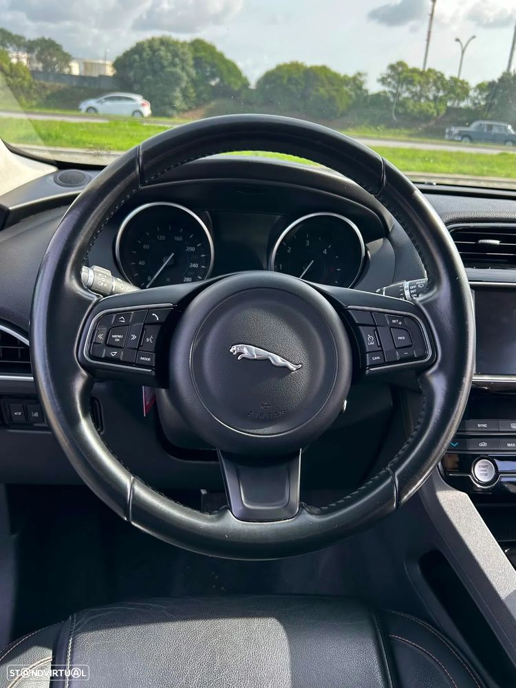 Jaguar F-Pace 2.0 i4D Portfolio - 7
