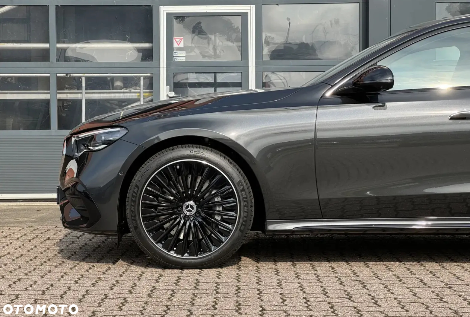 Mercedes-Benz Klasa E 200 mHEV 4-Matic AMG 9G-Tronic - 2