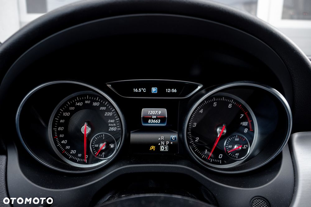 Mercedes-Benz CLA 200 7G-DCT AMG Line - 17