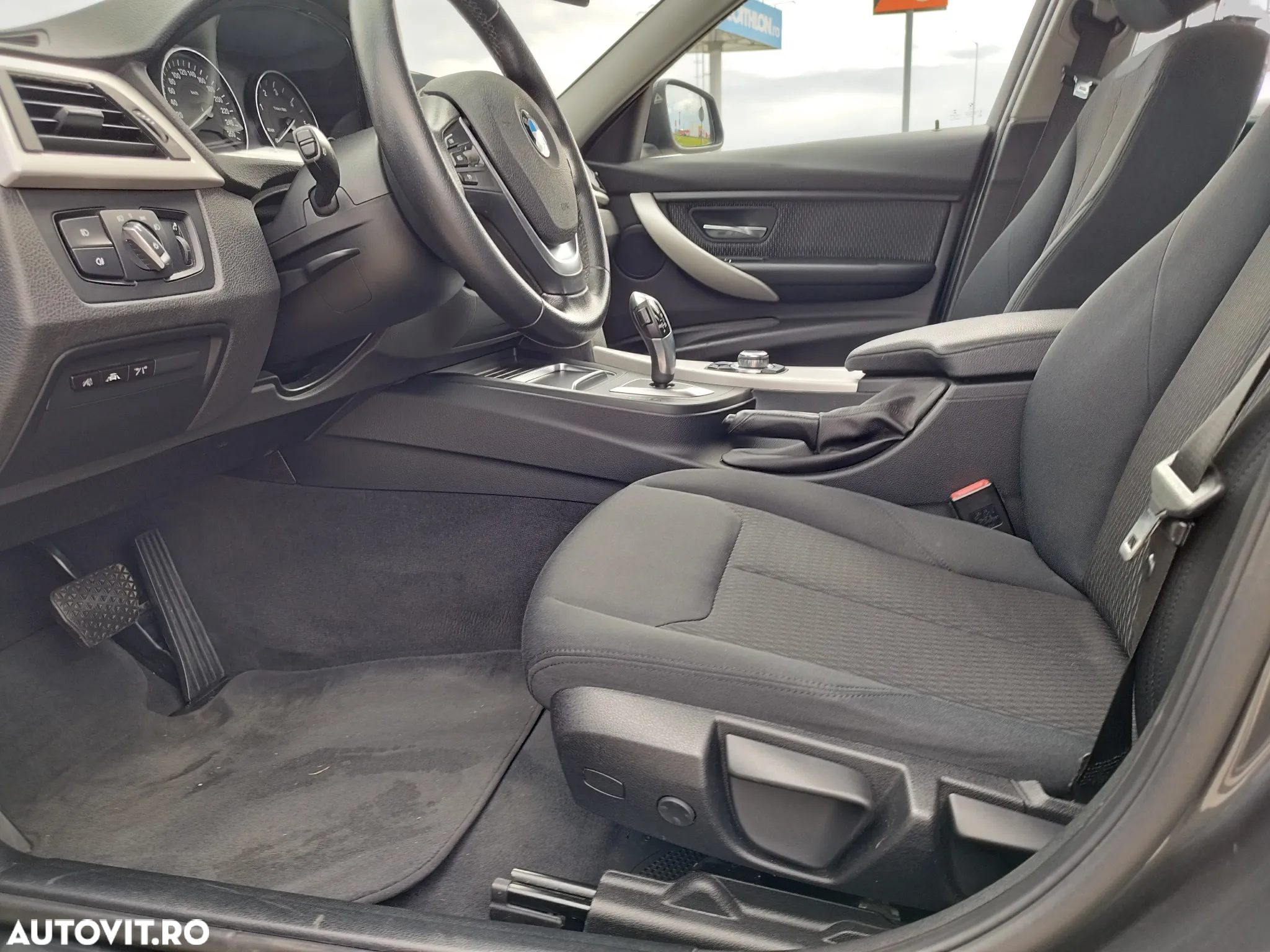 BMW Seria 3 318d Touring Aut. Advantage - 13