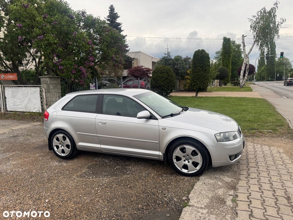 Audi A3 3-drzwiowe 1.6 S Line Sportpaket plus - 3