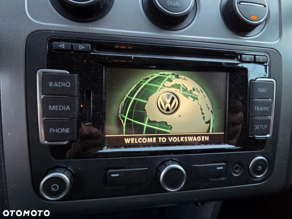 Volkswagen Touran - 4