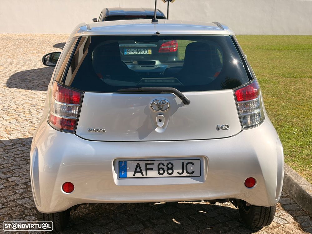 Toyota iQ 1.0 Multidrive + - 4