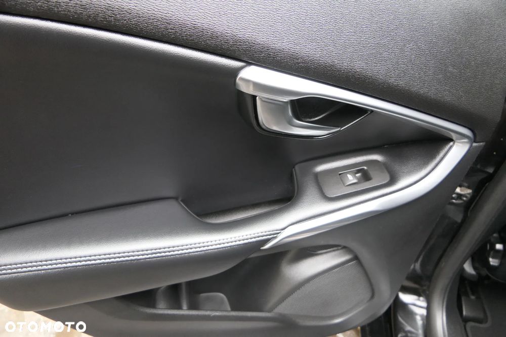 Volvo V40 D4 RDesign - 27