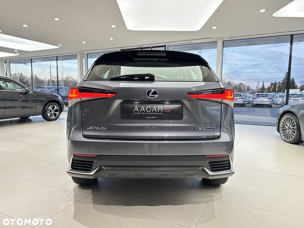 Lexus NX 300h Business Edition AWD - 4