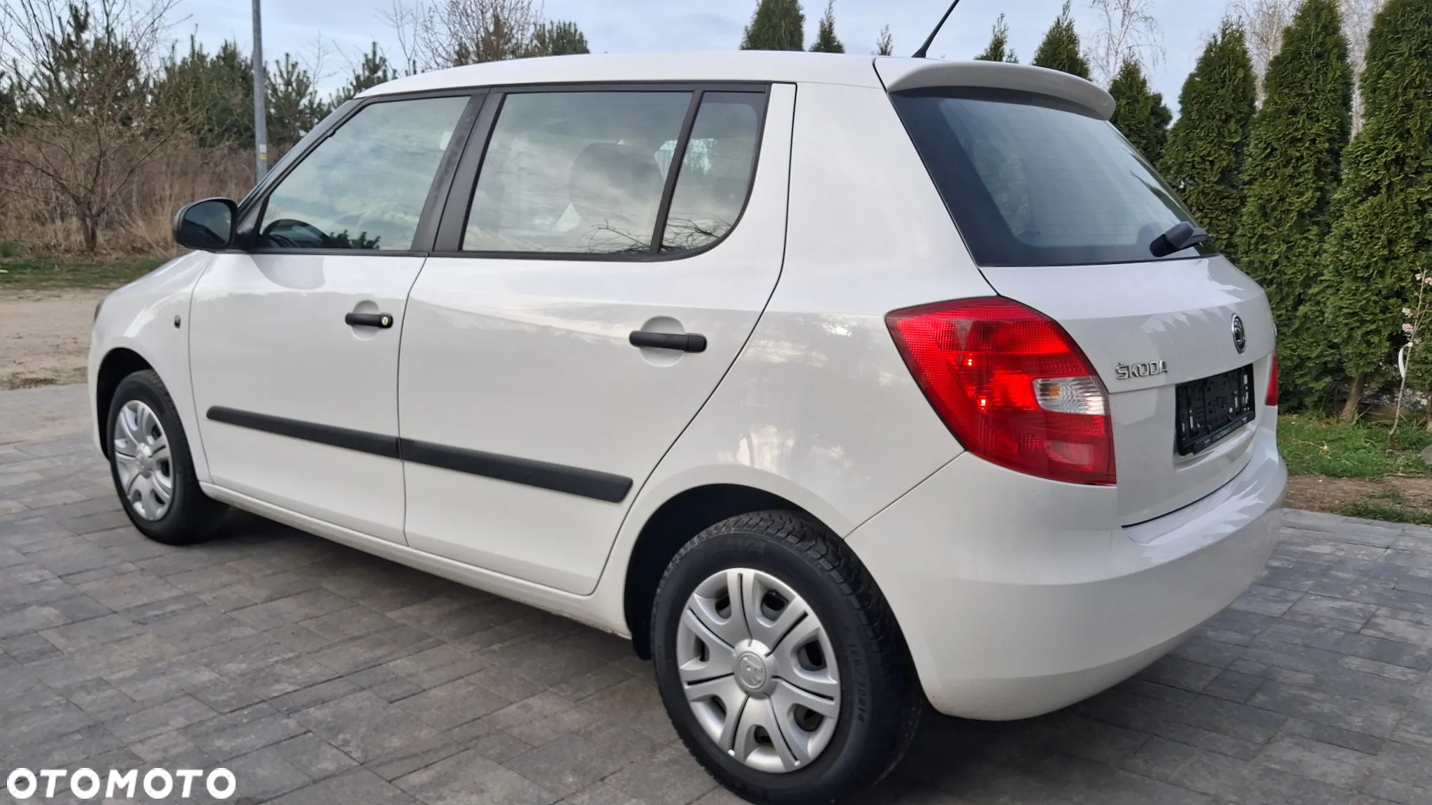 Skoda Fabia 1.2 HTP COOL EDITION - 10