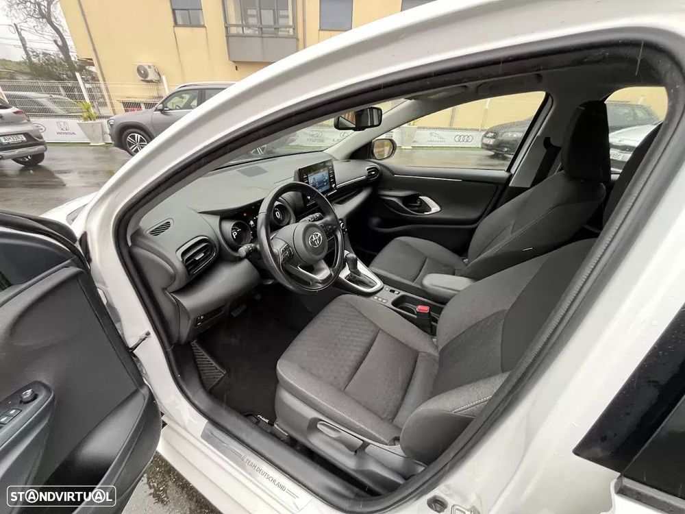 Toyota Yaris 1.5 HDF Comfort Plus - 24