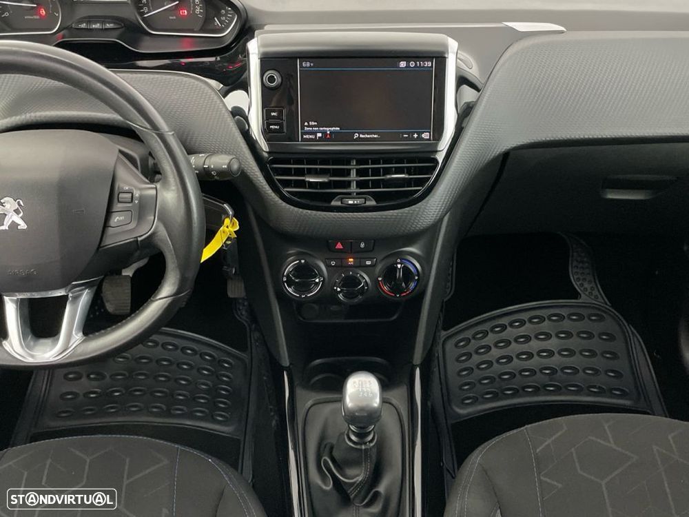 Peugeot 2008 1.2 PureTech Signature - 15