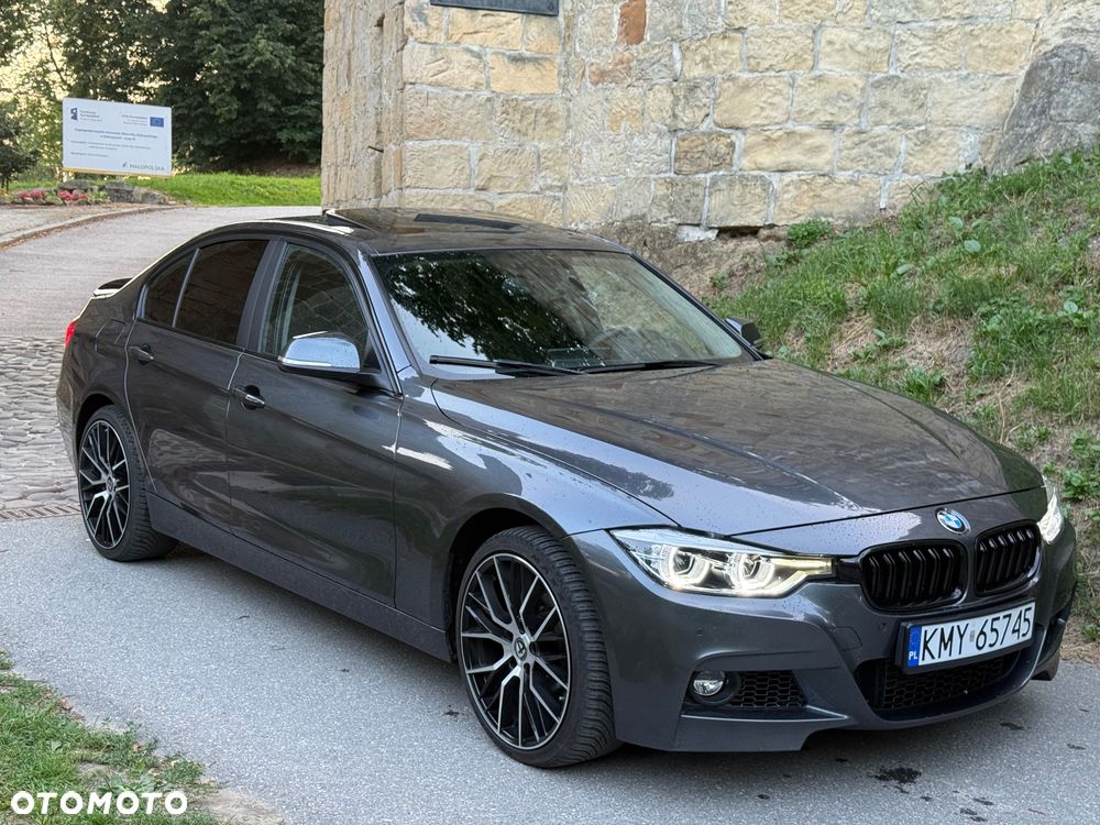 BMW Seria 3 330d xDrive - 2