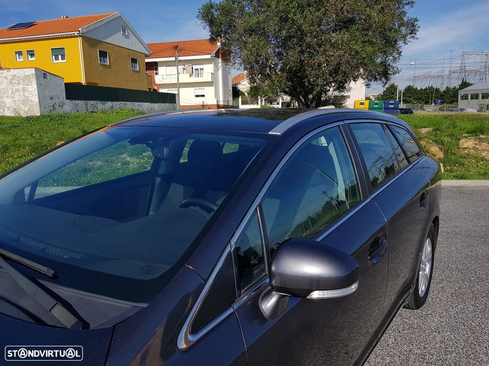 Toyota Avensis SW 2.0 D-4D Exclusive - 59