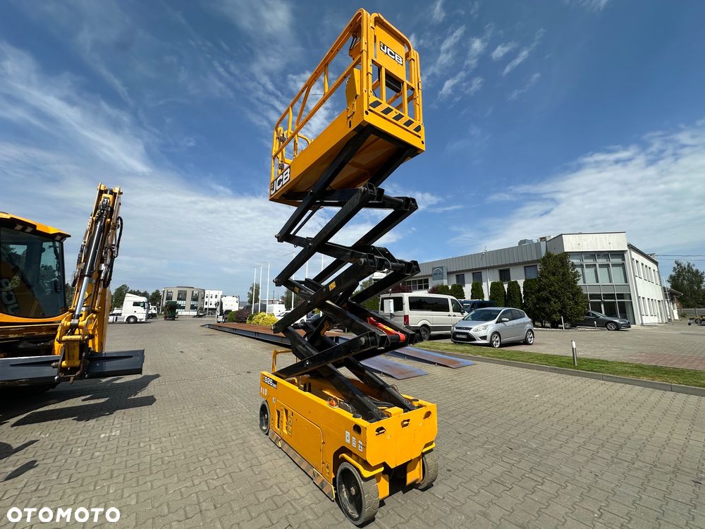 JCB ACCESS S2632E - 12