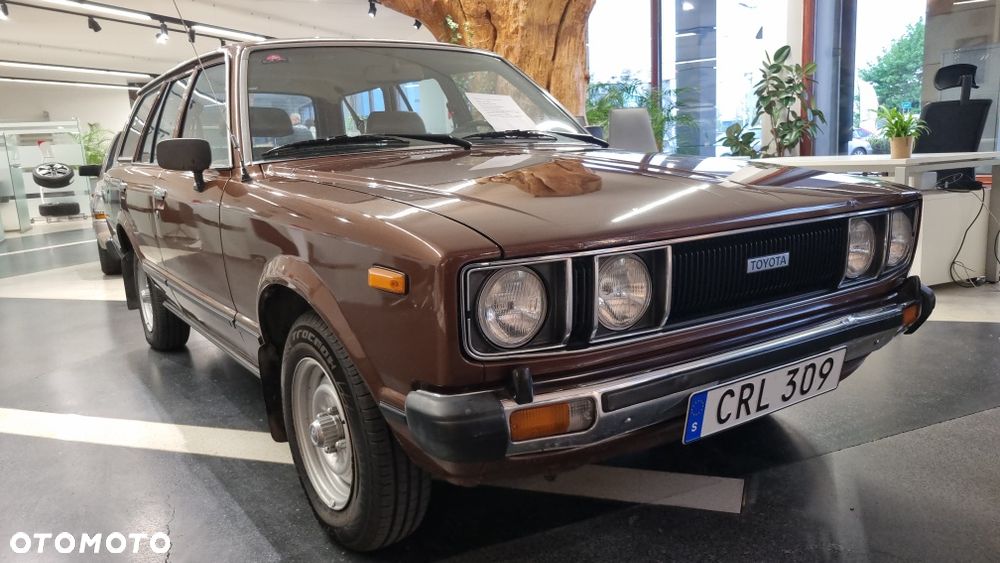 Toyota Carina - 2