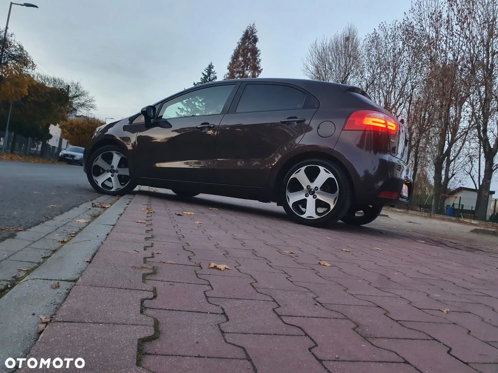 Kia Rio 1.4 XL Business Line - 26