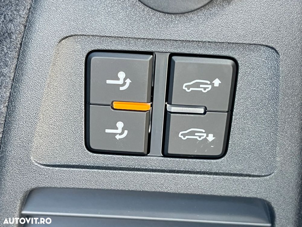 Volkswagen Touareg V6 TDI 4MOTION R-Line - 32