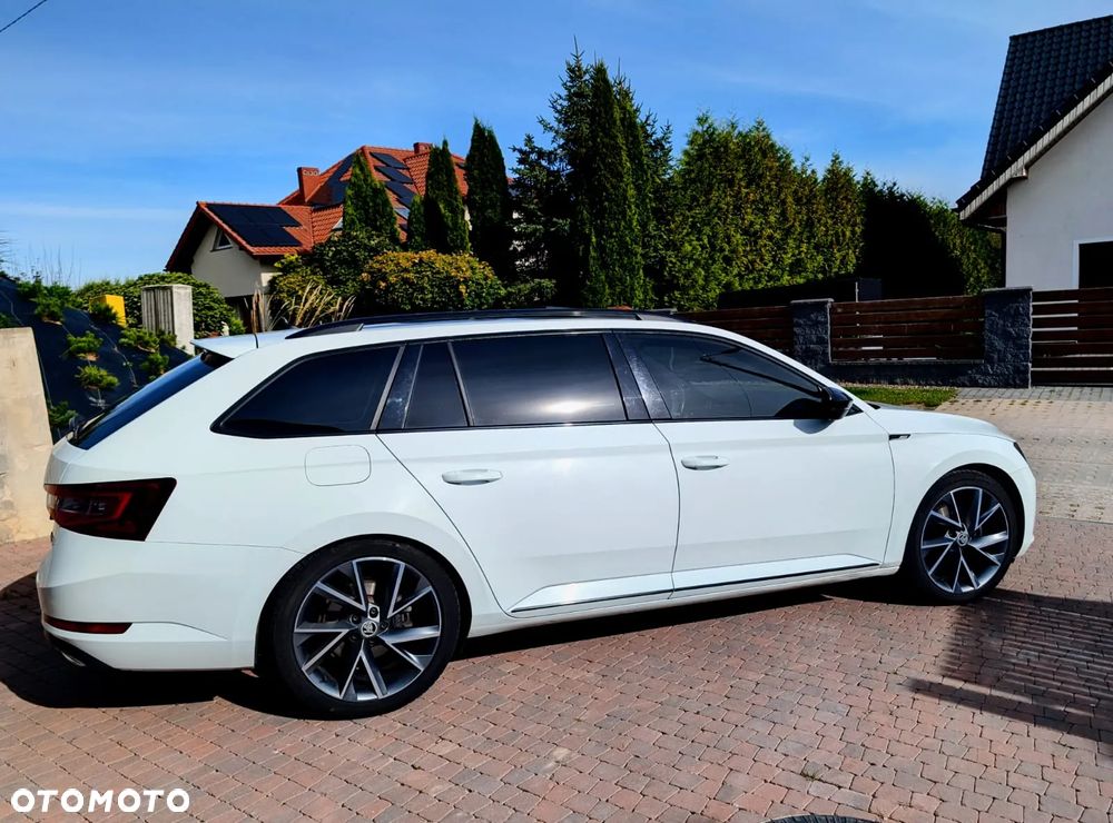 Skoda Superb 2.0 TDI Sportline DSG - 5