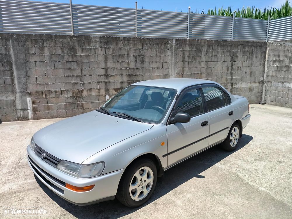 Toyota Corolla - 1