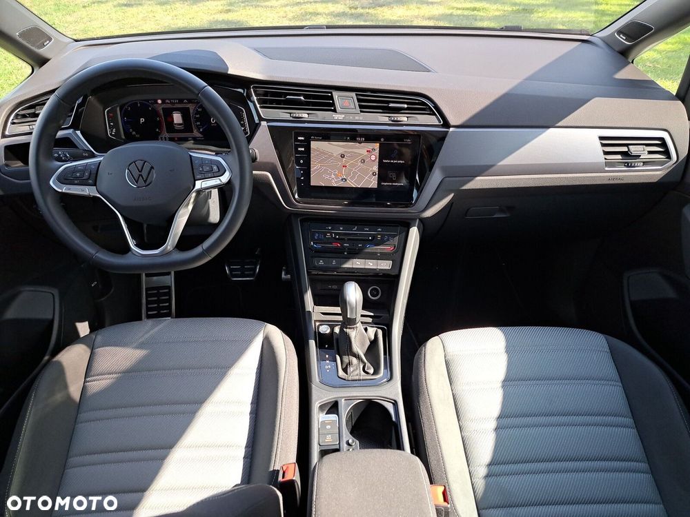 Volkswagen Touran - 17