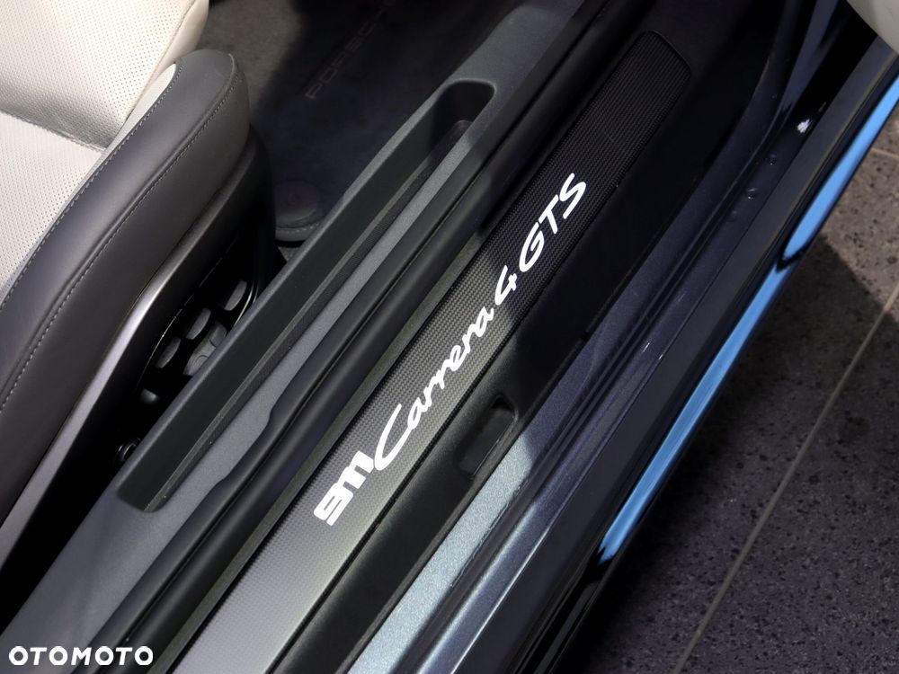 Porsche 911 Carrera T-Hybrid 4 GTS - 29
