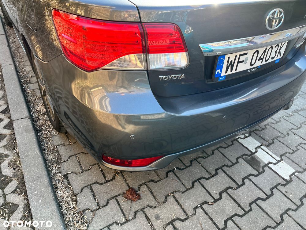 Toyota Avensis 1.8 Premium - 4