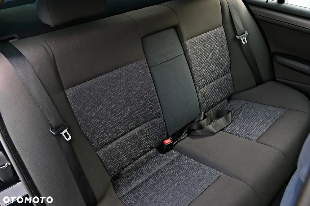 BMW Seria 3 320i - 36