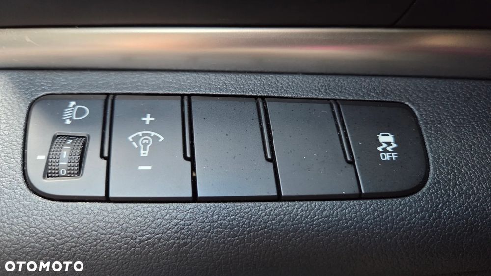 Hyundai Elantra 1.6 Comfort Premiere - 31