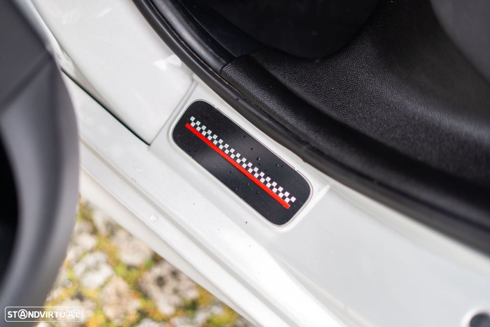 MINI 5 Portas Cooper Premium JCW Auto - 51