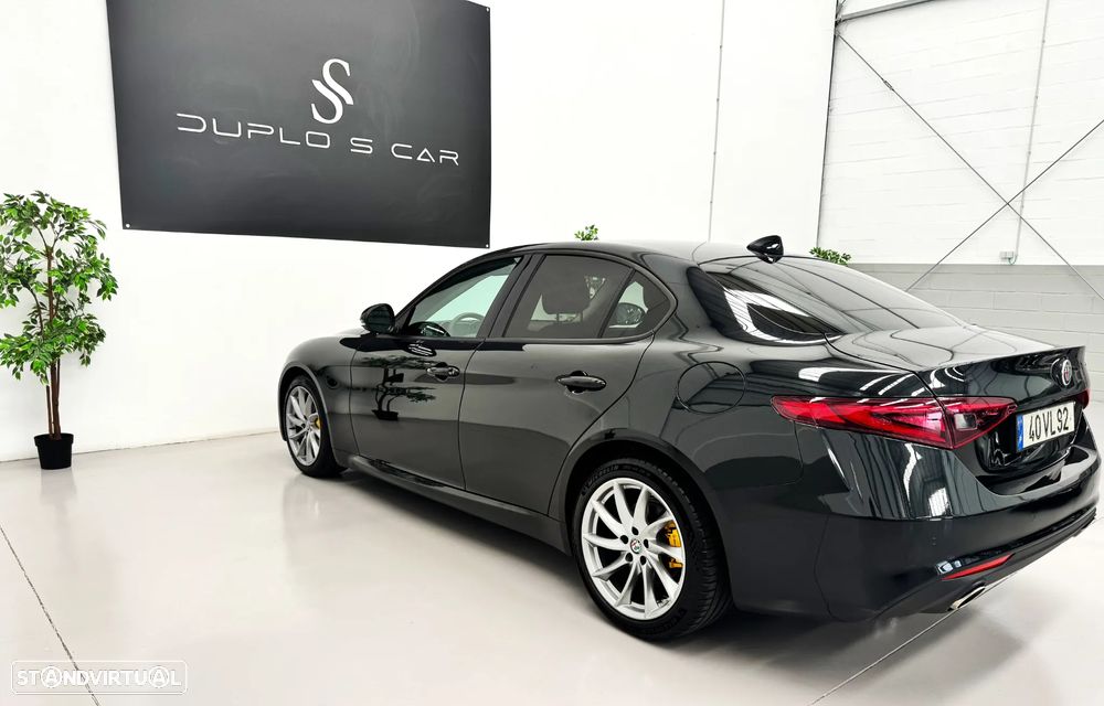 Alfa Romeo Giulia 2.2 D Super AT8 - 10