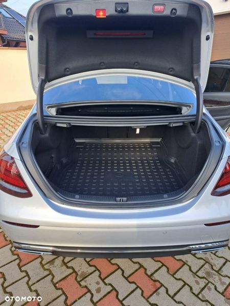 Mercedes-Benz Klasa E 220 d 4-Matic Business Edition 9G-TRONIC - 3